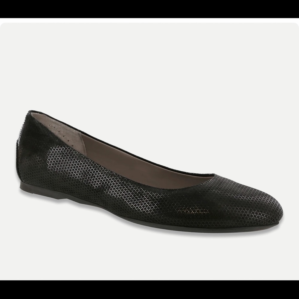 EUC SAS Lacey Black Croc Slip-On Ballet Flat Size 10